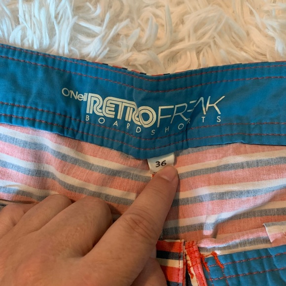 O’Neill men’s board shorts - Picture 3 of 5